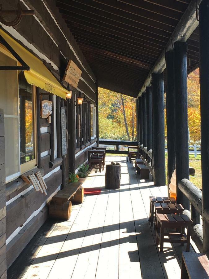 The Yurts At Margo'S Garden, Kiroro Hotel Akaigawa Luaran gambar