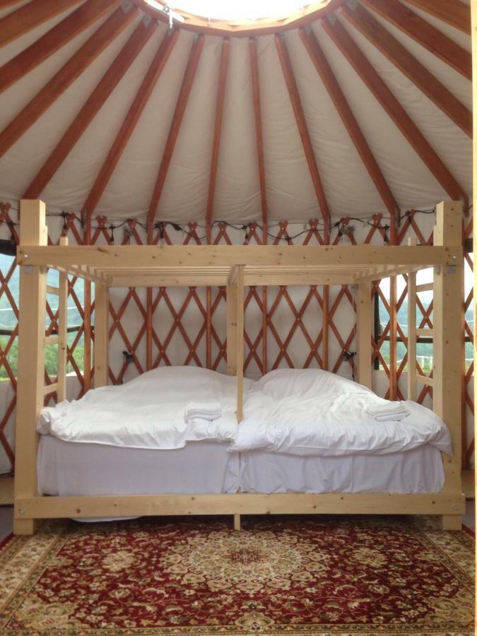 The Yurts At Margo'S Garden, Kiroro Hotel Akaigawa Luaran gambar