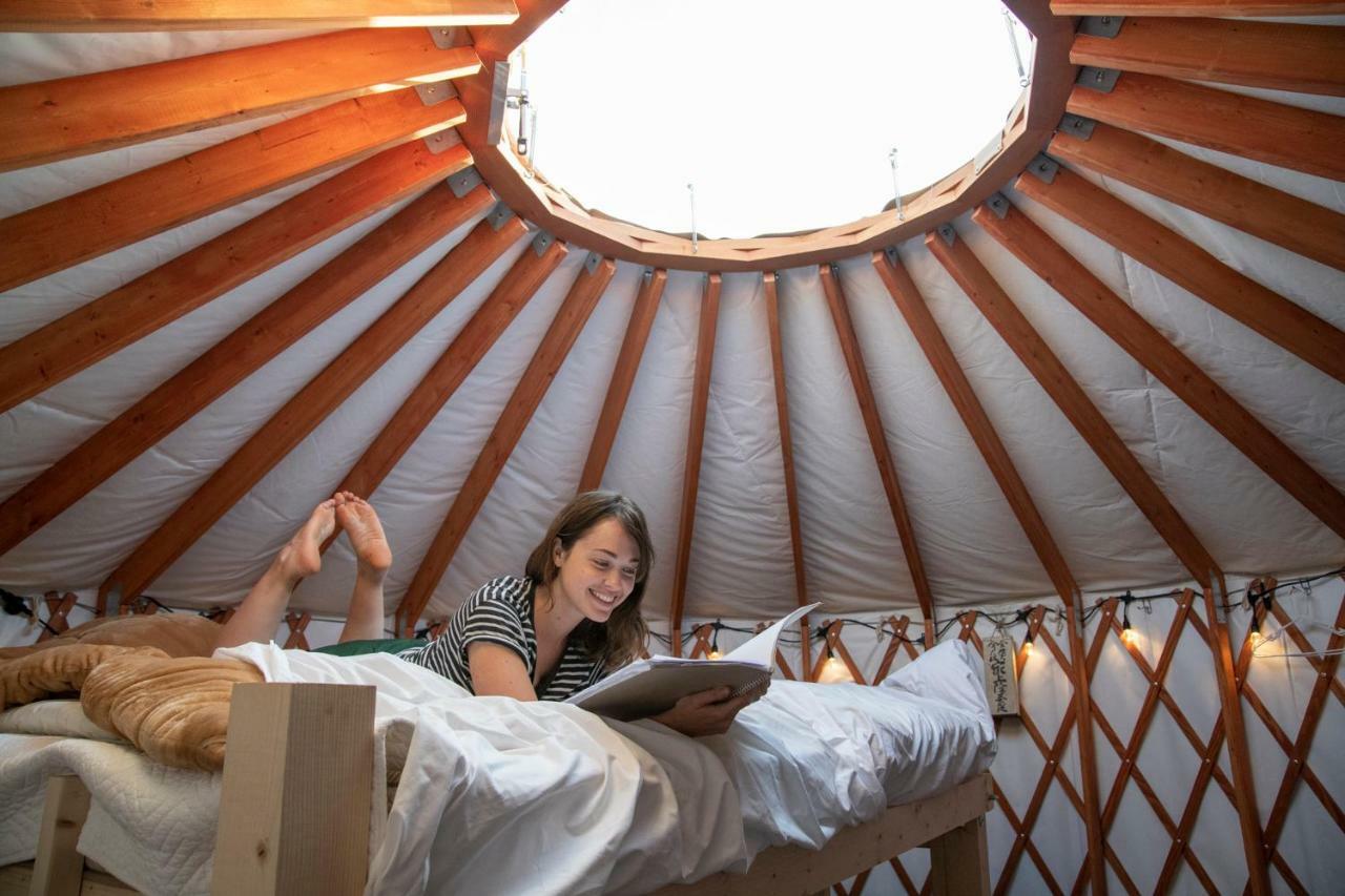 The Yurts At Margo'S Garden, Kiroro Hotel Akaigawa Luaran gambar
