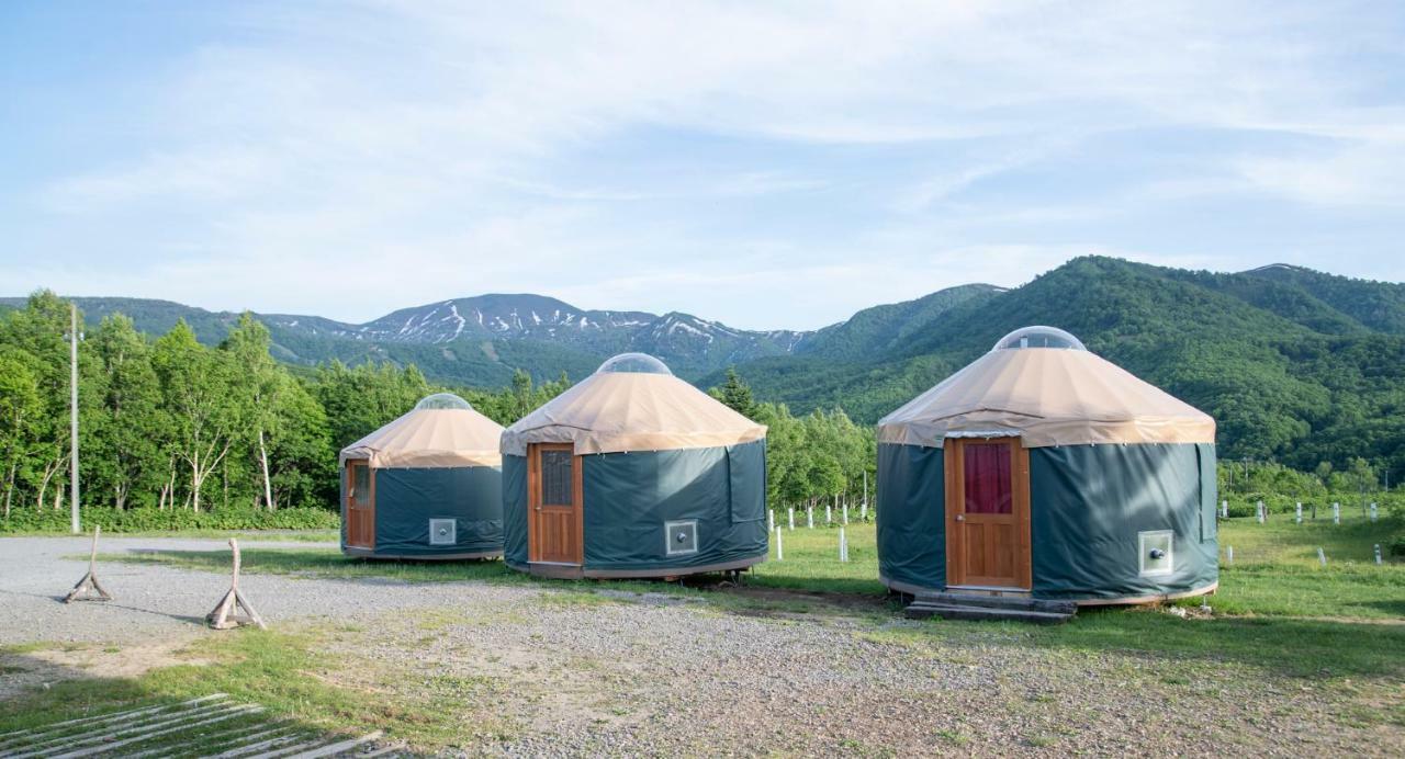 The Yurts At Margo'S Garden, Kiroro Hotel Akaigawa Luaran gambar
